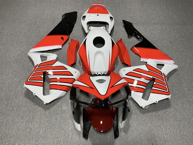 Ailes Rouges & Blanches 05-06 CBR600RR Carénage Moto Ailes Rouges & Blanches 05-06 CBR600RR Carénage Moto